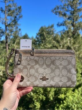 COACH Double Zip Phone Wallet In Signature Canvas CW968 NWT